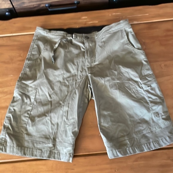 Prana Cargo Shorts Size XL - Picture 1 of 10